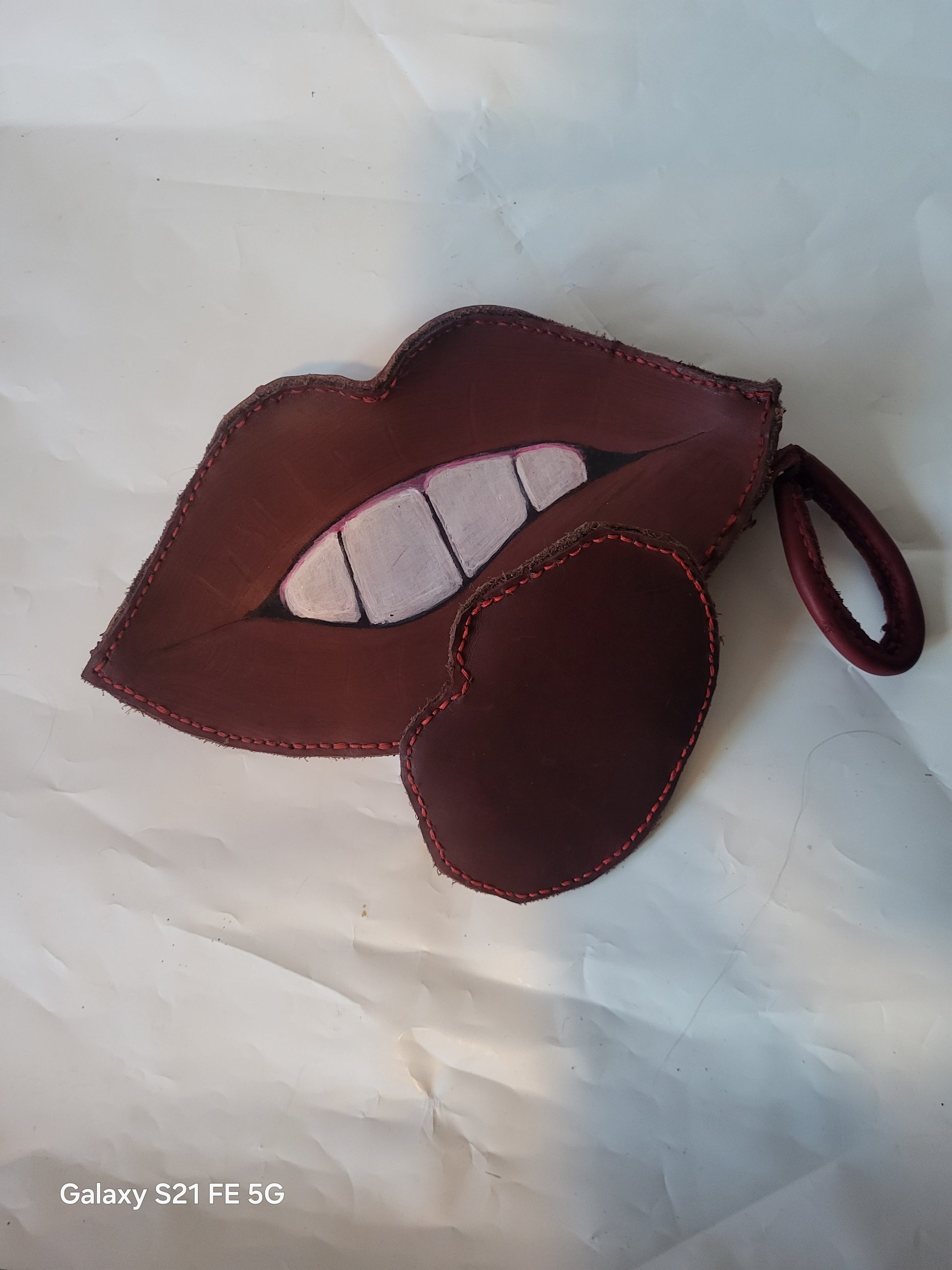 Luxurious Kiss Kiss Leather Bag Set - Hat and  Skull Art 