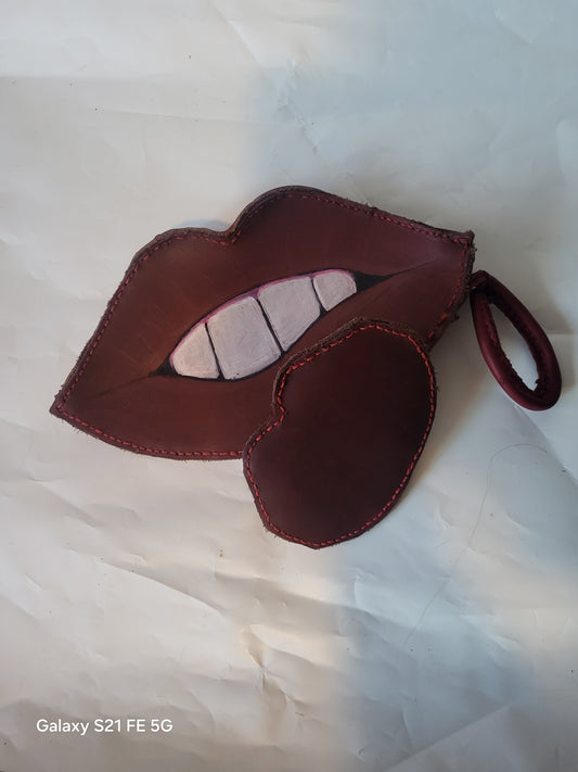 Luxurious Kiss Kiss Leather Bag Set - Hat and  Skull Art 