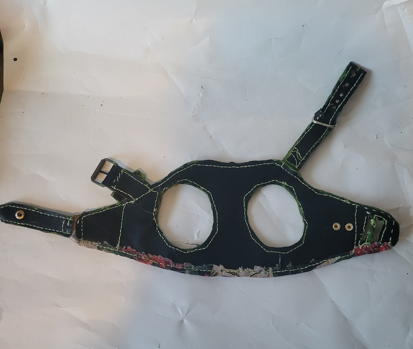 Animal Harness - Hat and  Skull Art 