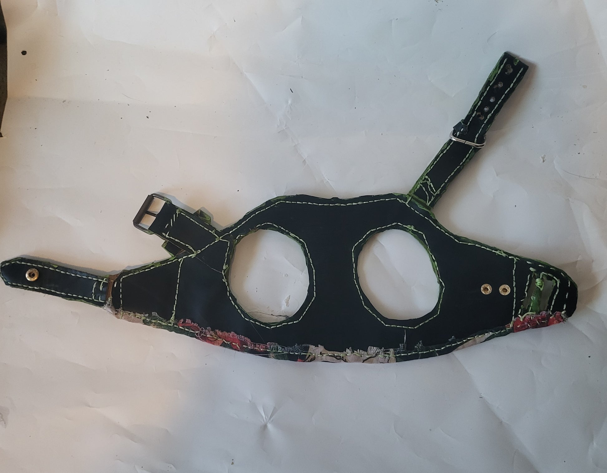 Animal Harness - Hat and  Skull Art 